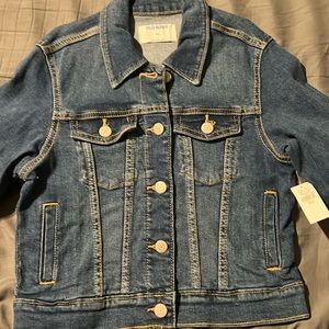 Girl’s jean jacket size 8